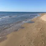Les Vagues Du Sud Gruissan