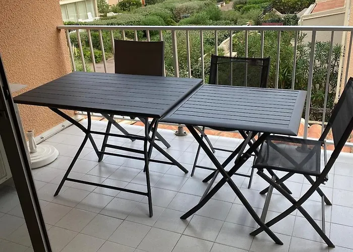 Les Vagues Du Sud Gruissan